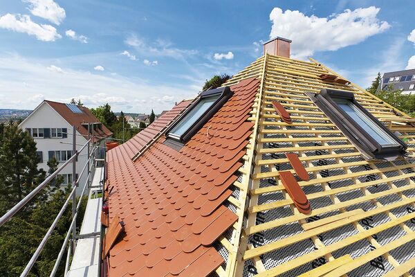 Germany, Baden-Wuerttemberg, Stuttgart, Construction of roof